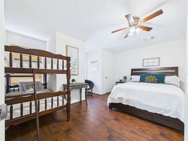 2815 Village Dale Avenue, Houston, TX 77059