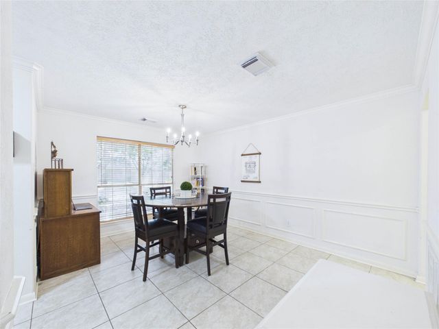 2815 Village Dale Avenue, Houston, TX 77059