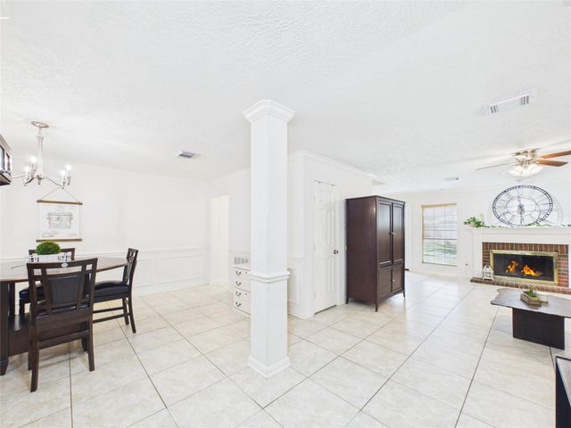 2815 Village Dale Avenue, Houston, TX 77059