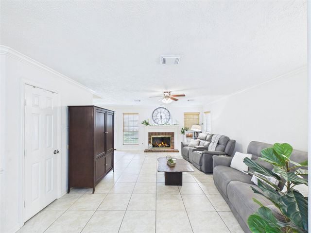 2815 Village Dale Avenue, Houston, TX 77059