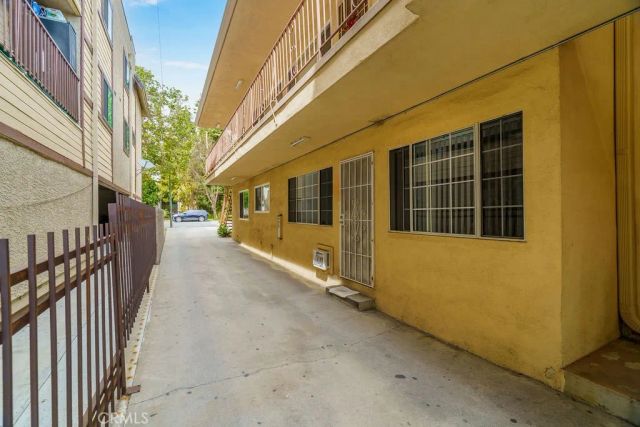 300 E Garfield Avenue, Glendale, CA 91205