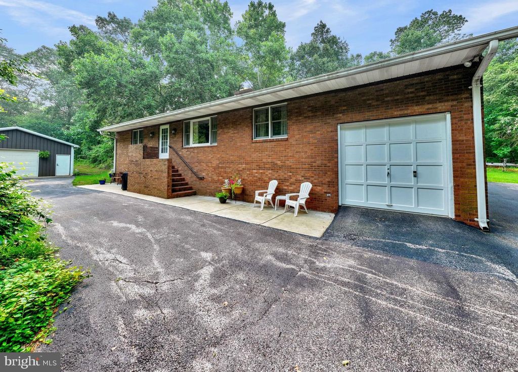 7143 RACE RD, Hanover, MD 21076