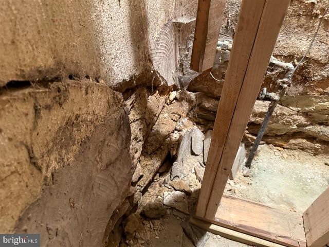 8002 IVY LN, Elkins Park, PA 19027