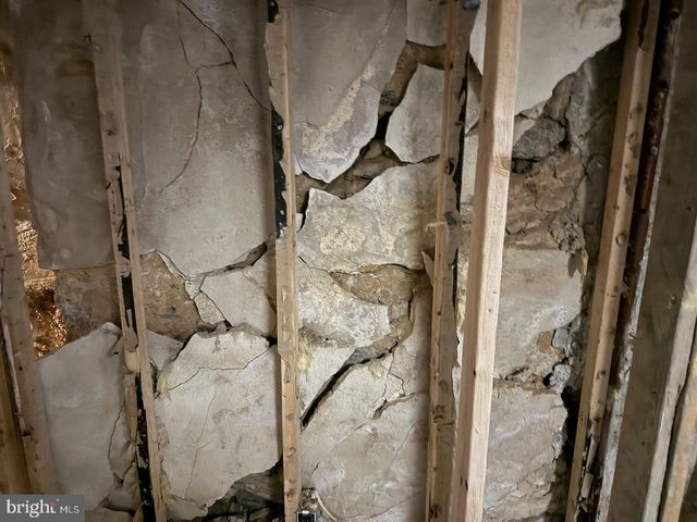 8002 IVY LN, Elkins Park, PA 19027