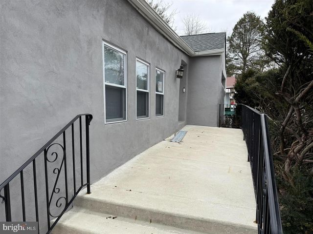 8002 IVY LN, Elkins Park, PA 19027