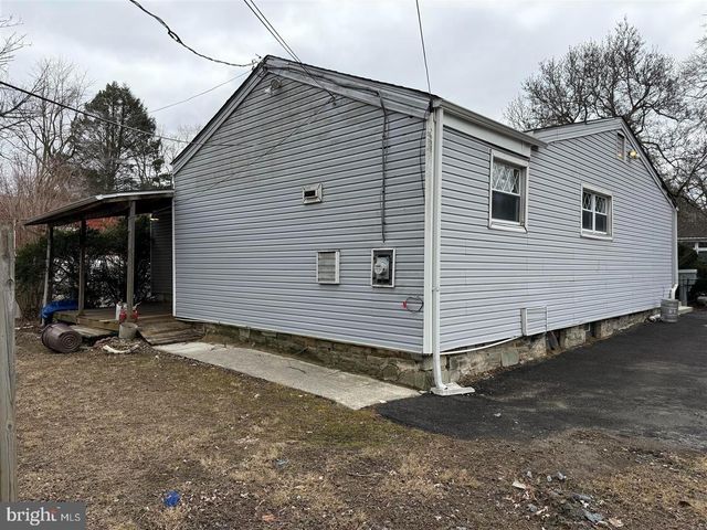 8002 IVY LN, Elkins Park, PA 19027