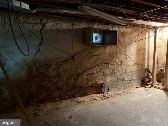 8002 IVY LN, Elkins Park, PA 19027