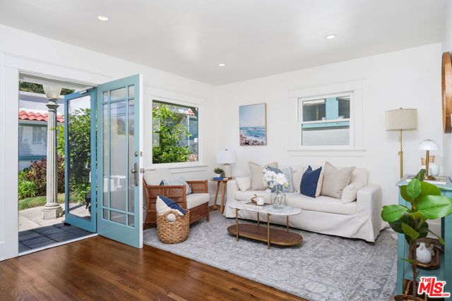2411 3rd Street L, Santa Monica, CA 90405
