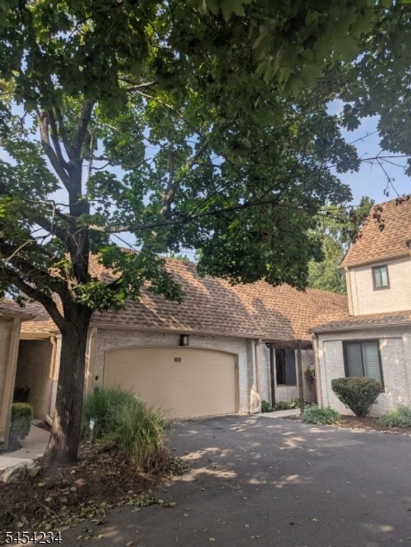 120 Park Gate Dr, Edison Twp., NJ 08820 — exterior