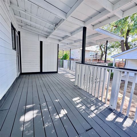 1912 Hurley Avenue, Fort Worth, TX 76110