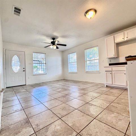 1912 Hurley Avenue, Fort Worth, TX 76110
