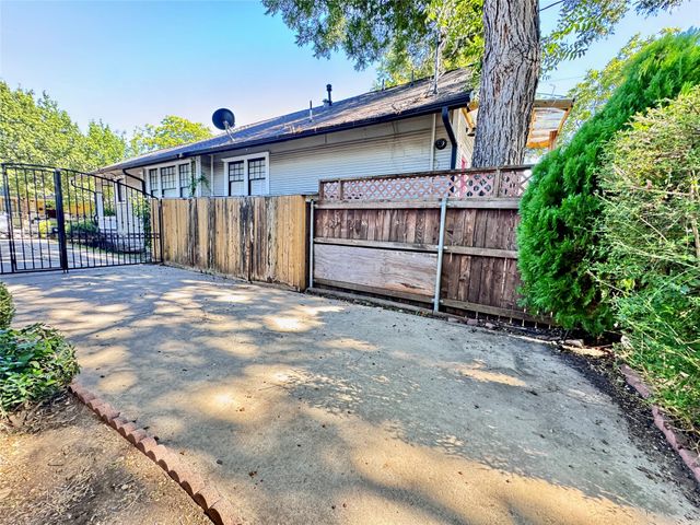 1912 Hurley Avenue, Fort Worth, TX 76110