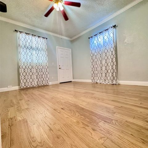 1912 Hurley Avenue, Fort Worth, TX 76110
