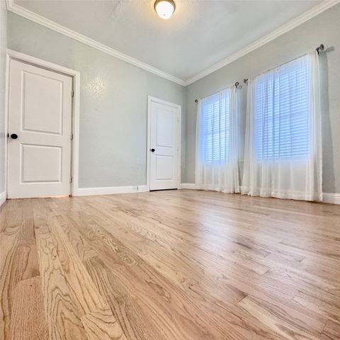 1912 Hurley Avenue, Fort Worth, TX 76110