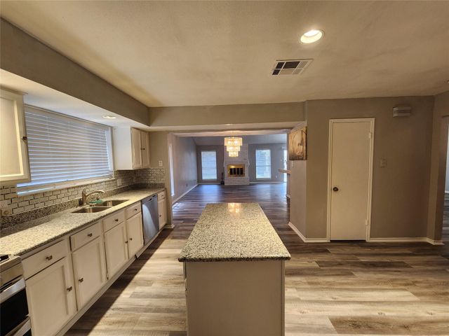 12239 Kleinmeadow Drive, Houston, TX 77066