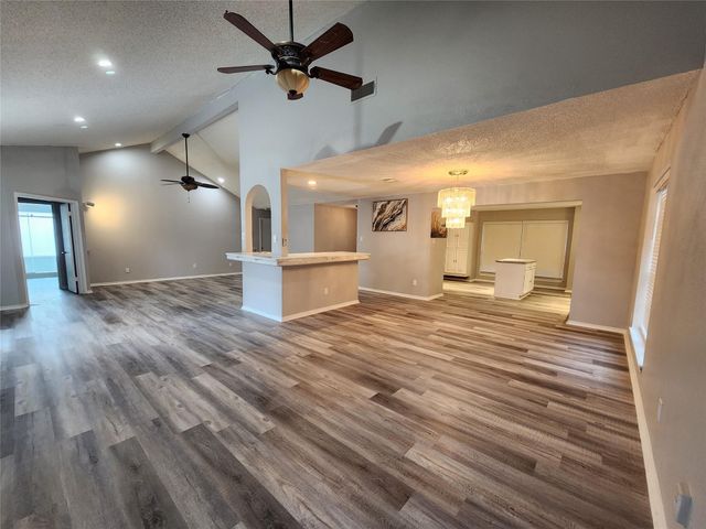 12239 Kleinmeadow Drive, Houston, TX 77066