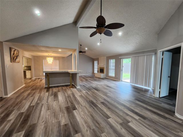 12239 Kleinmeadow Drive, Houston, TX 77066