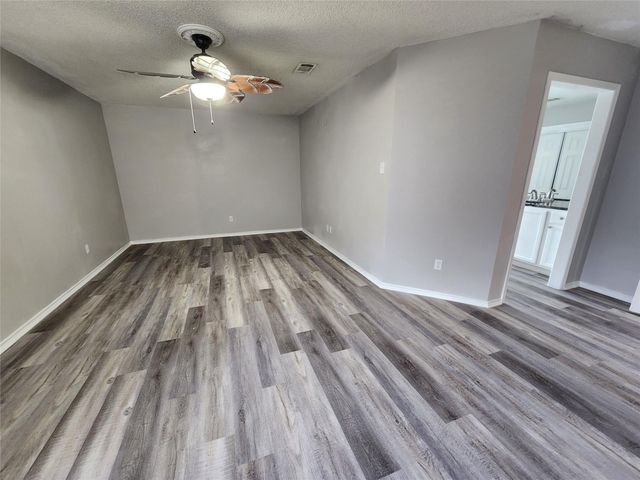 12239 Kleinmeadow Drive, Houston, TX 77066