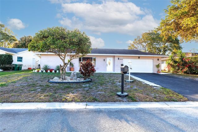 8209 NW 91st Ave, Tamarac, FL 33321