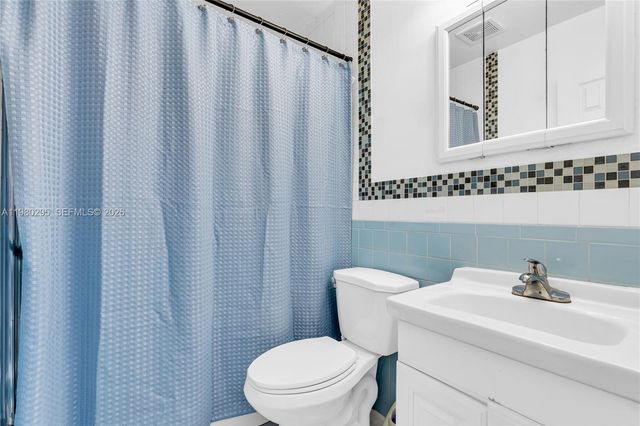 8209 NW 91st Ave, Tamarac, FL 33321