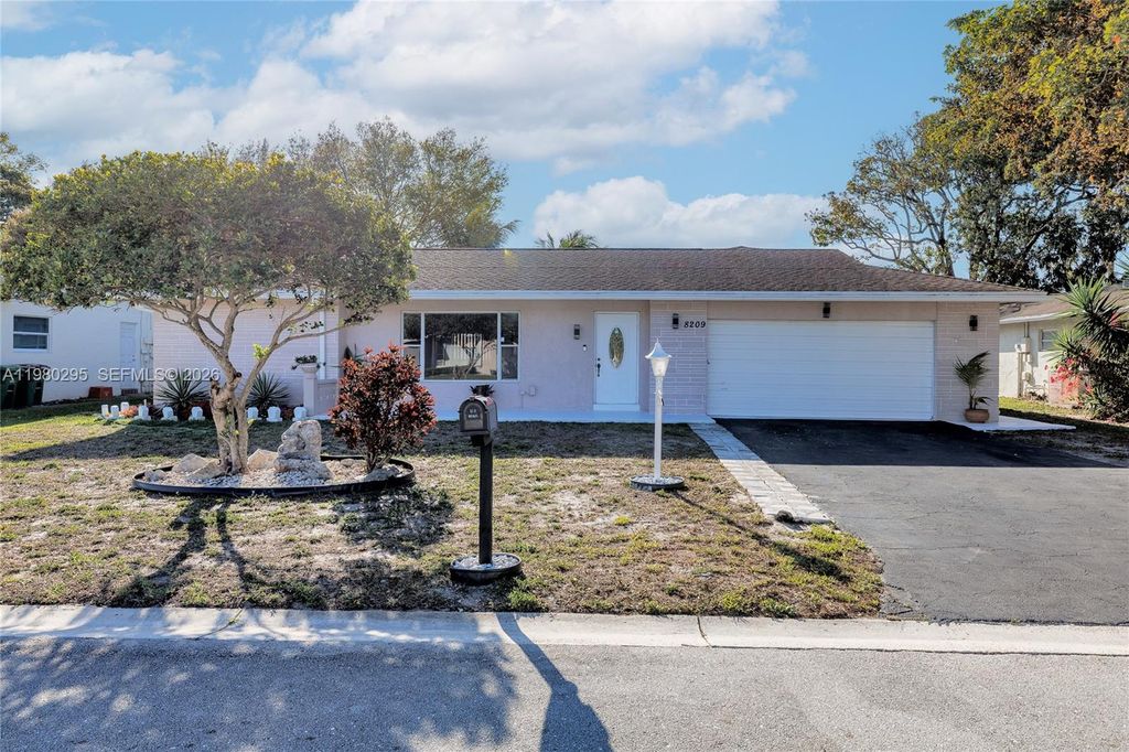 8209 NW 91st Ave, Tamarac, FL 33321