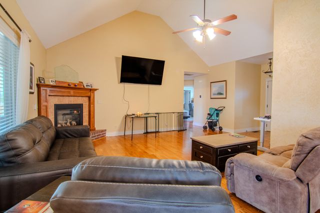 1515 S Natchez Road, Republic, MO 65738