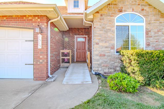 1515 S Natchez Road, Republic, MO 65738