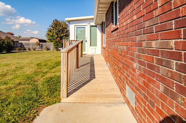 1515 S Natchez Road, Republic, MO 65738