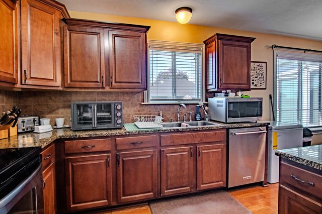 1515 S Natchez Road, Republic, MO 65738