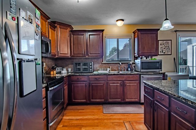 1515 S Natchez Road, Republic, MO 65738