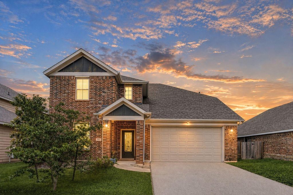 6614 Hunters Way Lane, Baytown, TX 77521