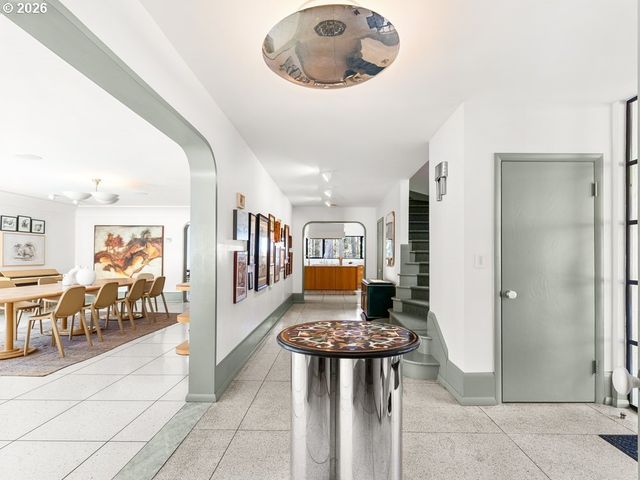 4855 Sw HEWETT Blvd, Portland, OR 97221