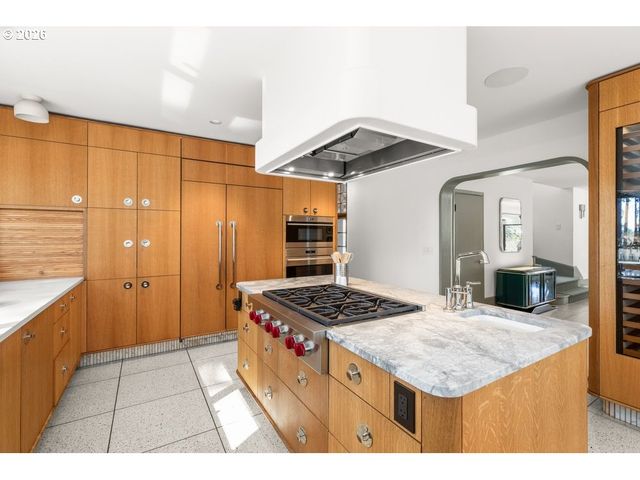 4855 Sw HEWETT Blvd, Portland, OR 97221