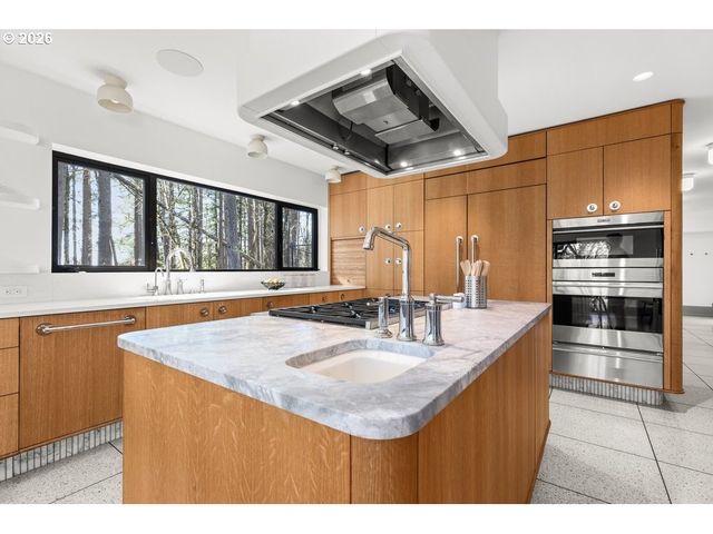 4855 Sw HEWETT Blvd, Portland, OR 97221