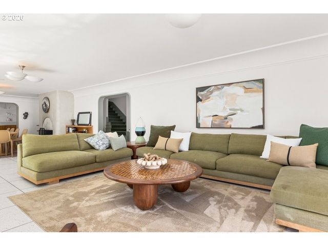 4855 Sw HEWETT Blvd, Portland, OR 97221