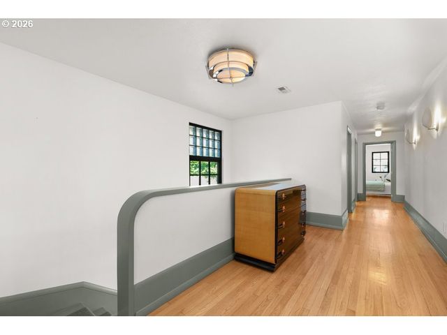 4855 Sw HEWETT Blvd, Portland, OR 97221