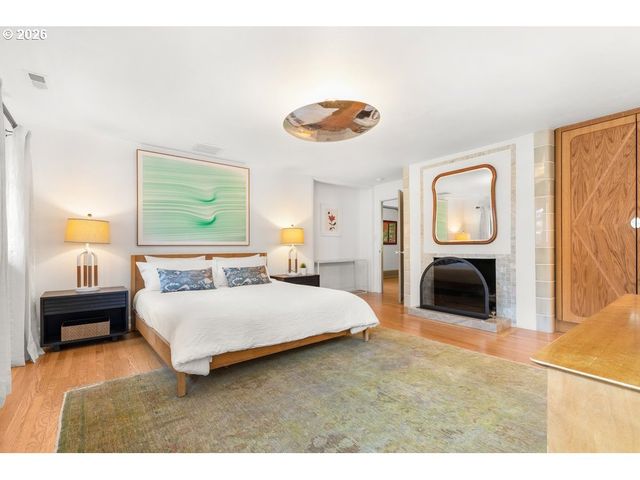 4855 Sw HEWETT Blvd, Portland, OR 97221