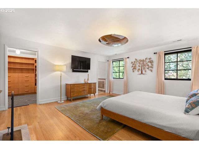 4855 Sw HEWETT Blvd, Portland, OR 97221