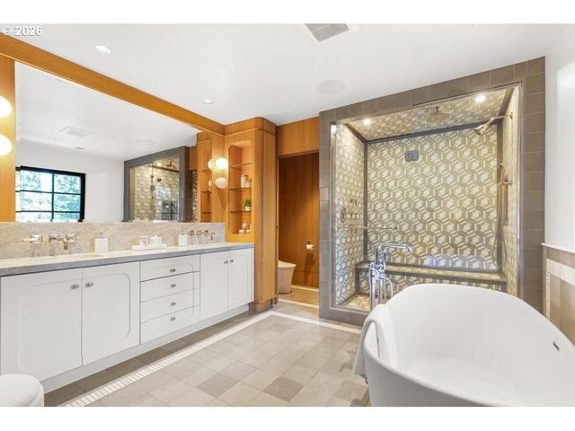 4855 Sw HEWETT Blvd, Portland, OR 97221