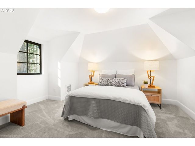 4855 Sw HEWETT Blvd, Portland, OR 97221