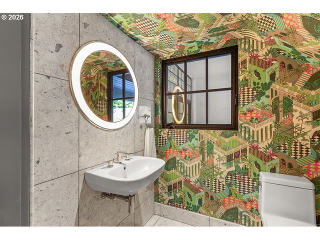 4855 Sw HEWETT Blvd, Portland, OR 97221