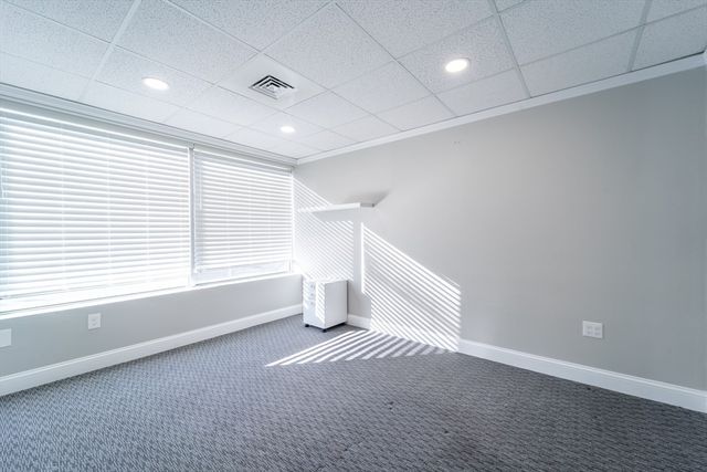 377 Shrewsbury St, Worcester, MA 01604