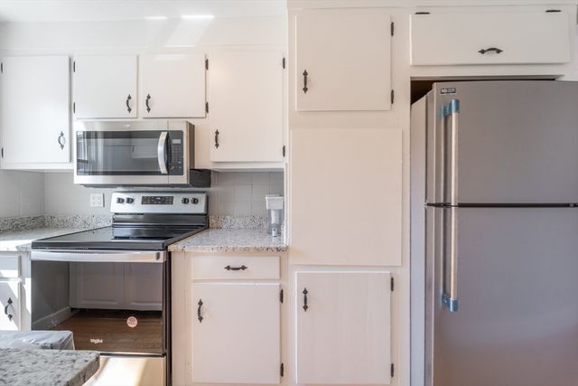 377 Shrewsbury St, Worcester, MA 01604