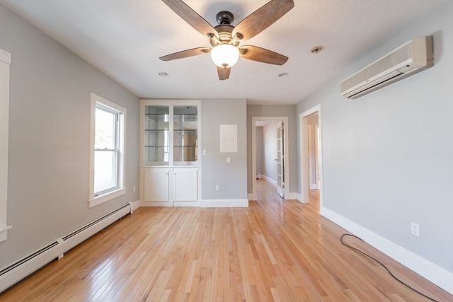 377 Shrewsbury St, Worcester, MA 01604