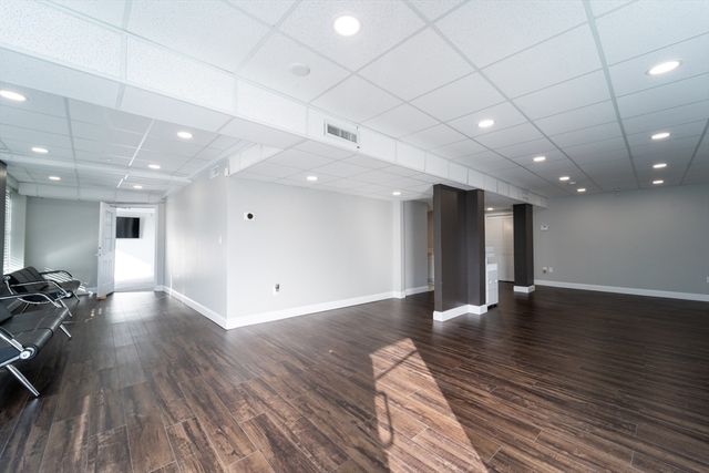 377 Shrewsbury St, Worcester, MA 01604