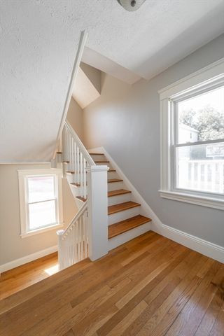 377 Shrewsbury St, Worcester, MA 01604