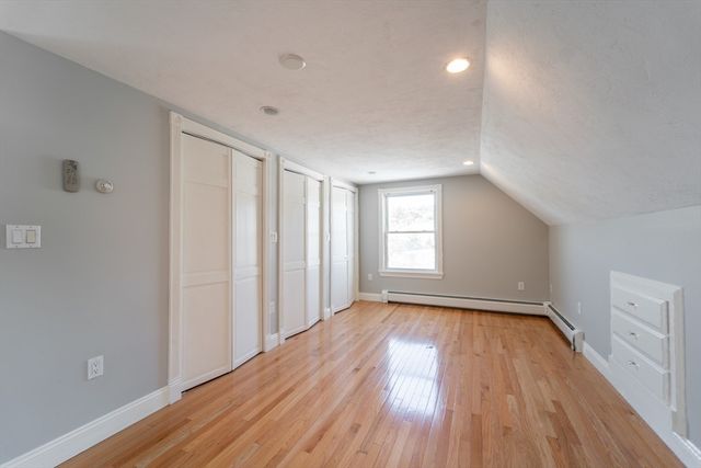 377 Shrewsbury St, Worcester, MA 01604
