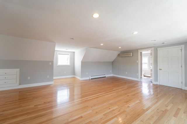 377 Shrewsbury St, Worcester, MA 01604