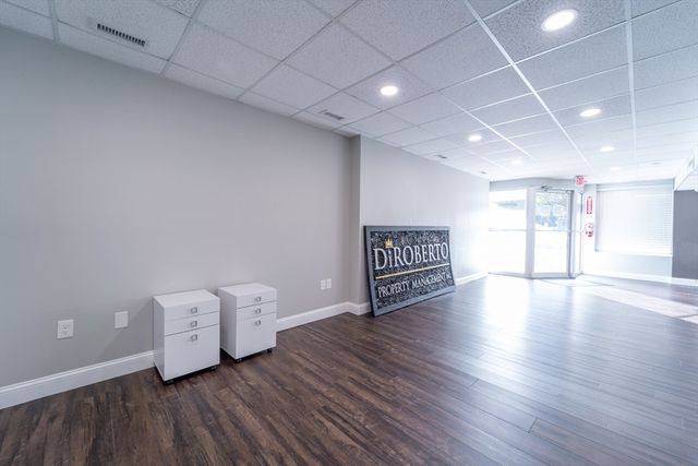 377 Shrewsbury St, Worcester, MA 01604