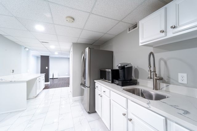 377 Shrewsbury St, Worcester, MA 01604